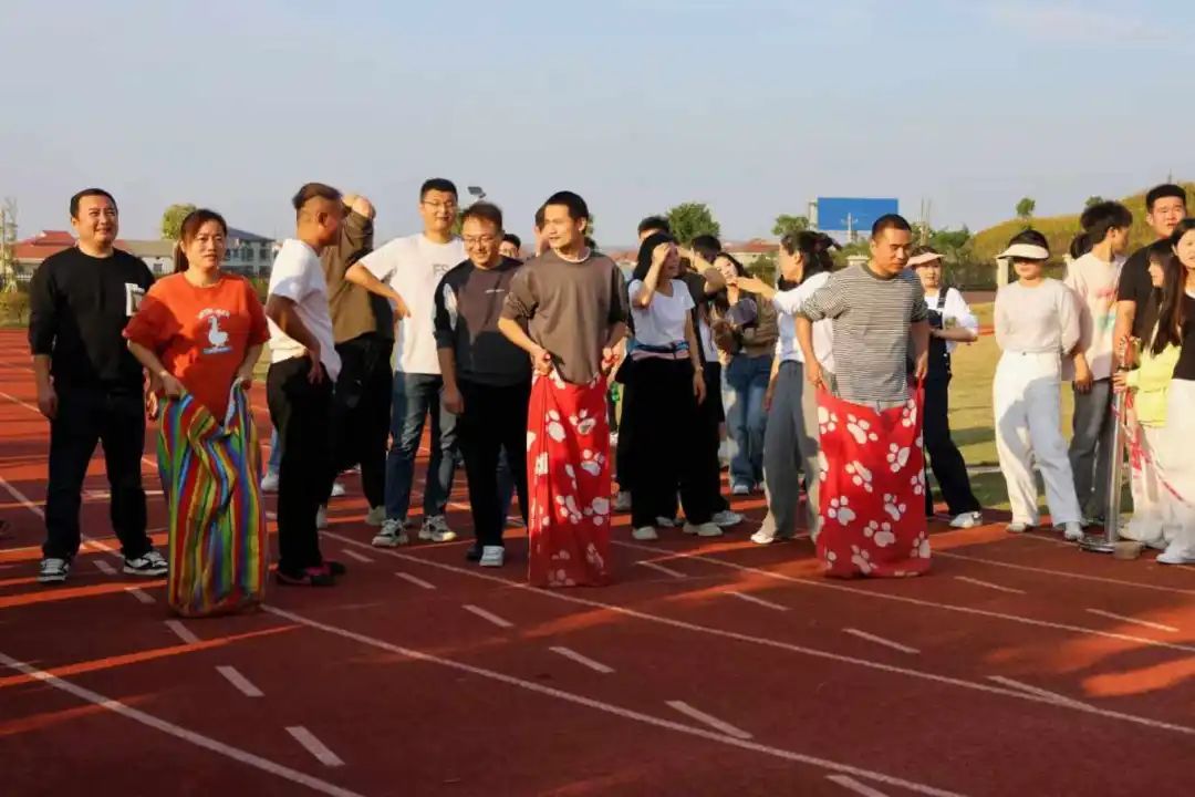 岳阳北大青鸟第四届趣味运动会圆满落幕！